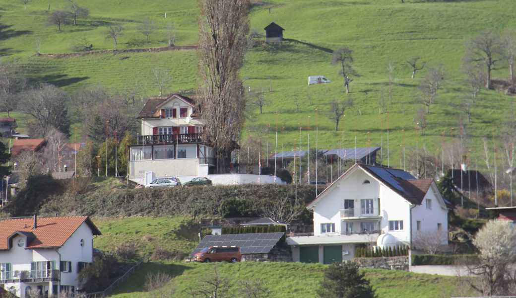 Ursprünglich waren für den Sonnenhügel vier Mehrfamilienhäuser geplant. Nun ist der Bau von Reiheneinfamilienhäusern vorgesehen. 