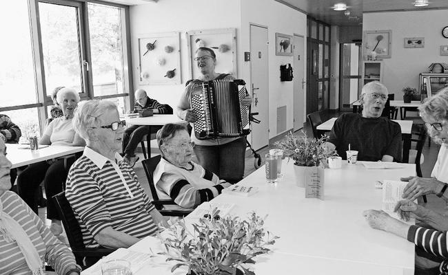 Fröhlicher Singnachmittag  mit Alleinunterhalterin