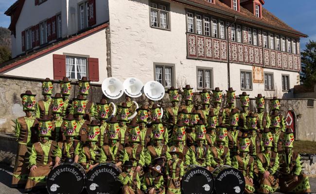 Burgtätscher feiern den Zwanzigsten beim Fasnachtsauftakt