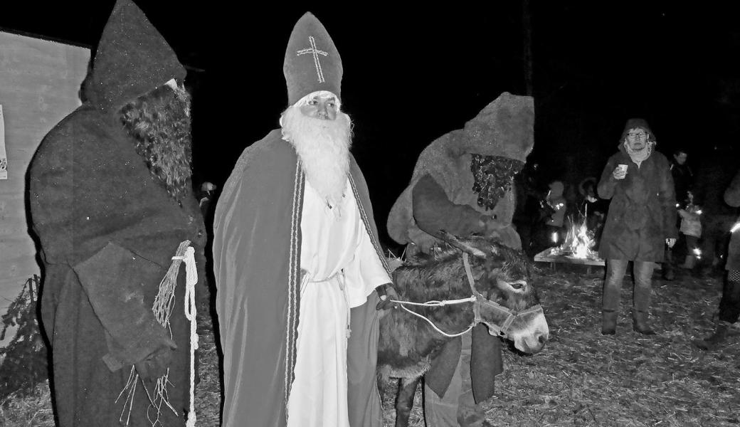 Die Fahrt zum Samichlaus war für Gross und Klein ein Erlebnis. Bild: pd