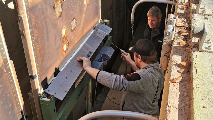 Service an der Scheibenanlage: Der ganze Scheibenstock wurde revidiert. Service an der Scheibenanlage: Der ganze Scheibenstock wurde revidiert.