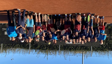 Spiel, Spass und Bratwurst beim Tennisabend