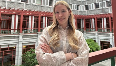Fiona Koh erhält ein prestigeträchtiges Stipendium für ein Masterstudium in Peking