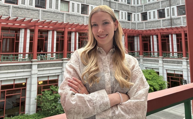 Fiona Koh erhält ein prestigeträchtiges Stipendium für ein Masterstudium in Peking