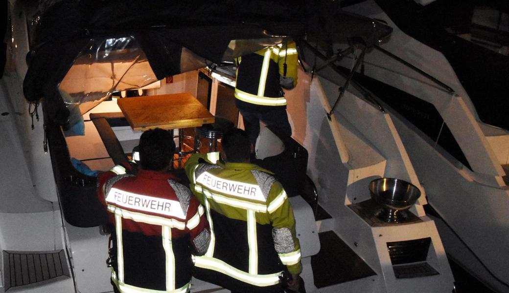 Die Feuerwehr Rorschach hat den Brand auf dem Motorboot gelöscht.