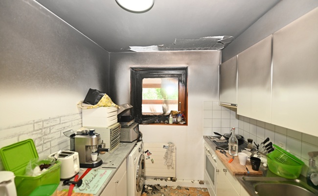 Brand in Mehrfamilienhaus - Hausbewohner brachten das Feuer unter Kontrolle