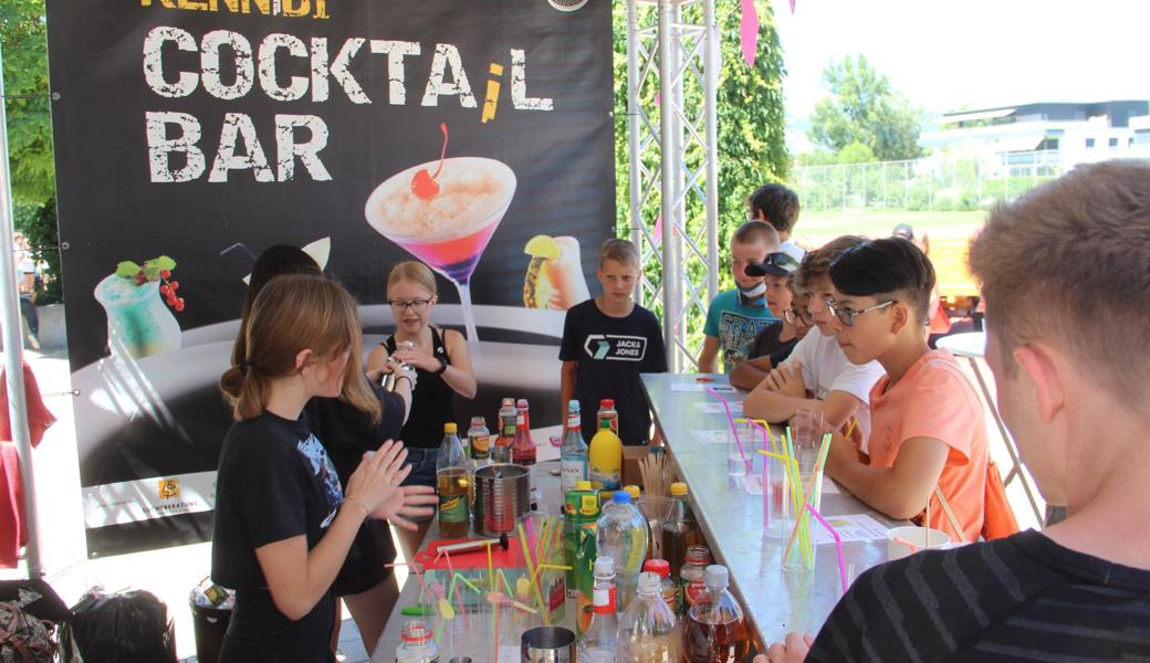 Anziehungspunkt Cocktail-Bar.