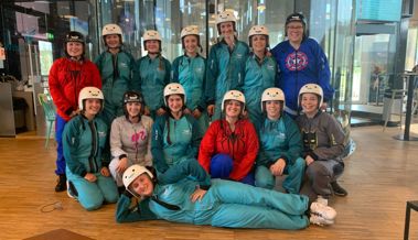 Die Damen des KTV Oberriets probierten das Indoor-Skydiving aus