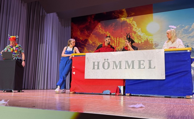 Wenn Himmel und Hölle verschmelzen – Turnerunterhaltung begeistert Publikum