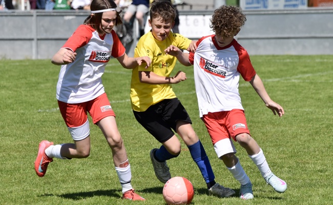 Fussball total im Rheintal: 60 Bilder vom UBS-Cup