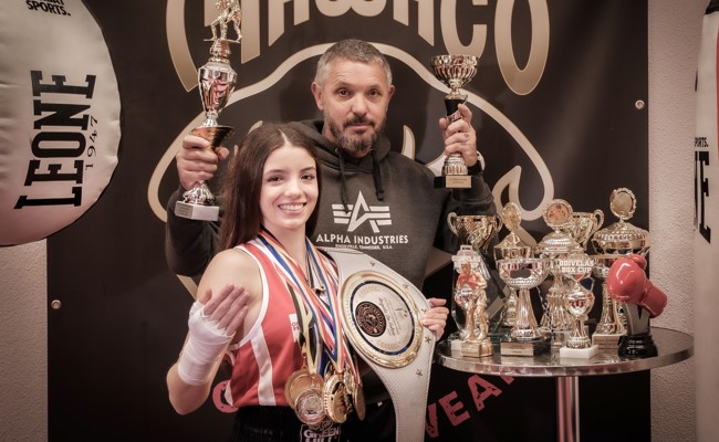 Sparring von Angela De Felice mit Vizeweltmeisterin zur Eröffnung des neuen Gyms in Au