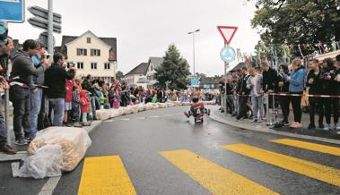 Bobby-Car-Race zog Massen an