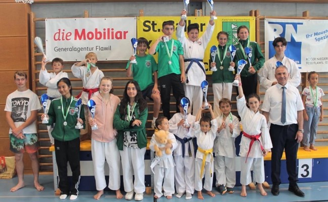 Rheintaler Karateka erreichen in Flawil den zweiten Rang