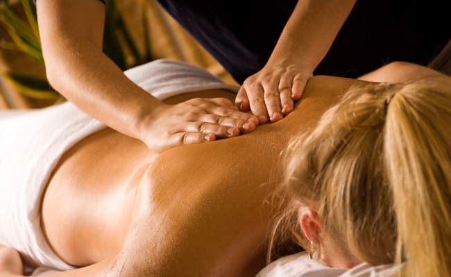 Die Liege des Lügens: Oder weshalb ich nicht gerne massiert werde