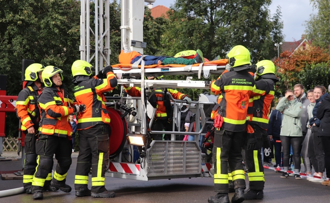 Die Hauptübung der Feuerwehr nimmt ungewöhnliches Ende