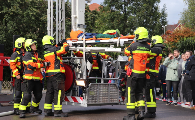 Die Hauptübung der Feuerwehr nimmt ungewöhnliches Ende