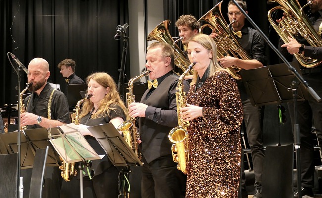 Der Musikverein verwandelte die Halle mit «Sparkling Moments»  in ein Klangfest