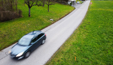 «Ewiges» Projekt: Oranger Hoffnungsschimmer am Strassenrand