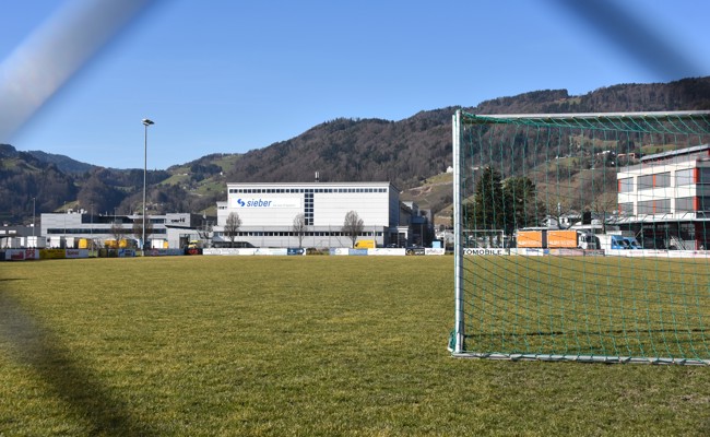 Zuschauer in Au ausgesperrt – Verfolgerduell in Geisteratmosphäre