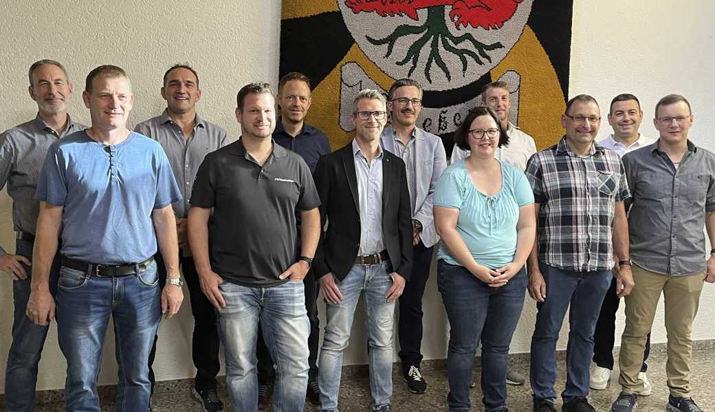 Kriessner Kandidaten und Kandidatinnen (von links): Dario Fusinato, Daniel Langenegger, Hugo Langenegger, Damian Hutter, Dominik Graber, Jürg Hegelbach, Daniel Dietsche, Isabelle Hutter, Ramon Hutter, René Hutter, Patrick Quauka und Samuel Huber.  Es fehlen: Hannes Dietsche, Thomas Frei, Peter Hutter, Martina Lüchinger und Martin Walser.