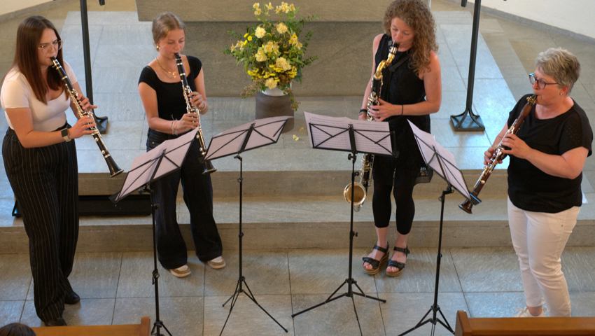 Klarinettenquartett mit Musiklehrerin Sandra Schmid (zweite von rechts).