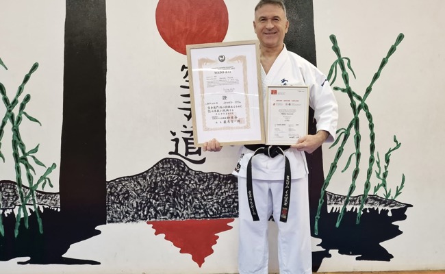 «Kenner des Weges» – Mislim Imeroski von der Karateschule Altstätten erlangt 6. Dan