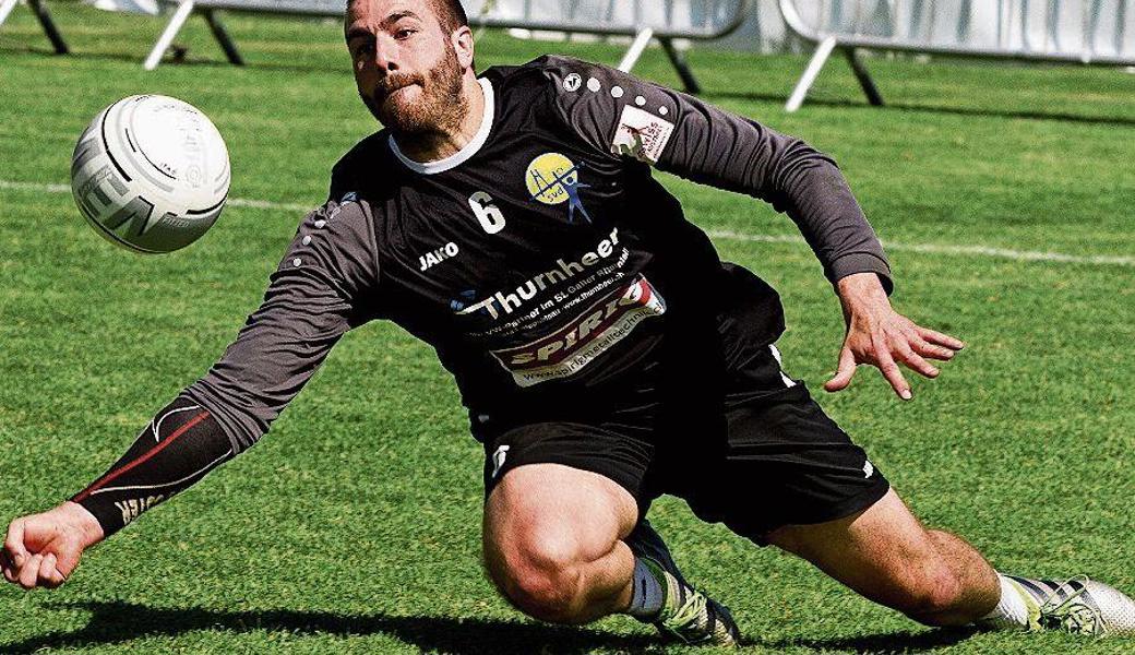 Diepoldsaus Spielertrainer Lukas Lässer zeigte in der Mitte eine gute Leistung und hatte grossen Anteil an den zwei Siegen.