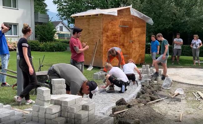 Video: Jubla baut Grillplatz in Fronarbeit