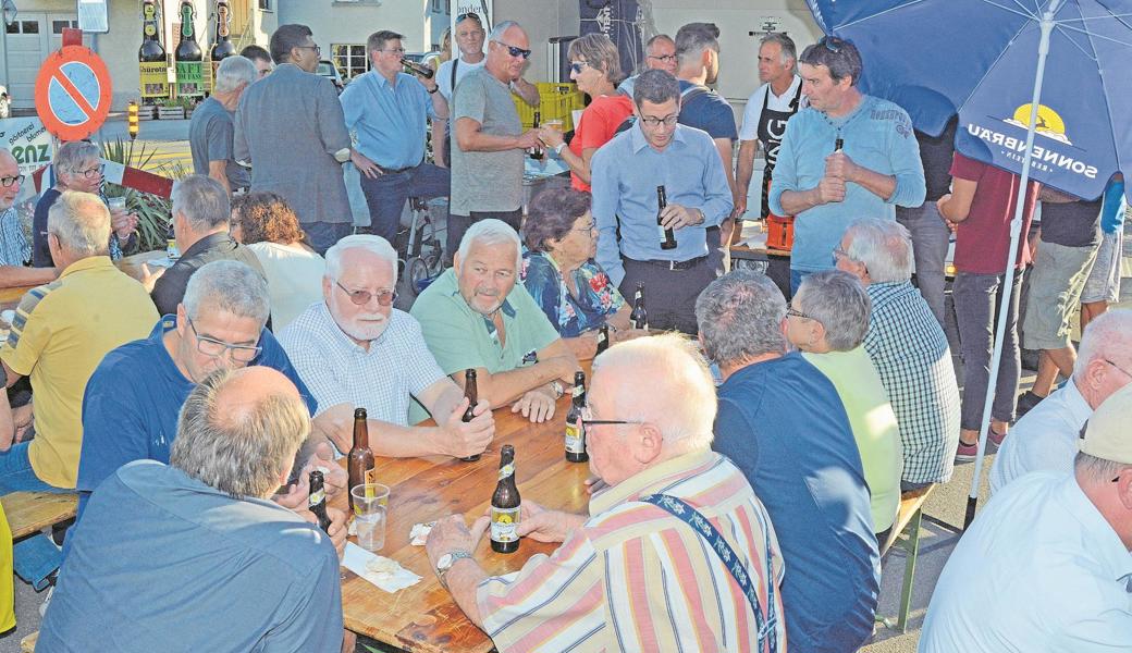 Viel diskutiert und viel gelacht: Viele Rheintalerinnen und Rheintaler besuchten die Redaktionswagen-Beiz.