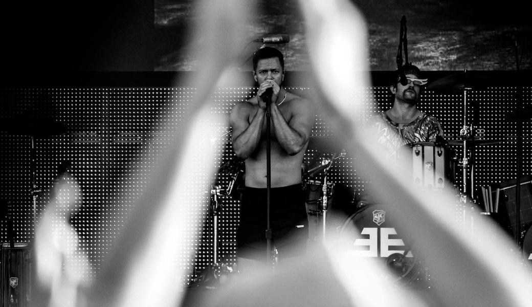 Dan Reynolds mit den Imagine Dragons am Lollapalooza in Berlin.