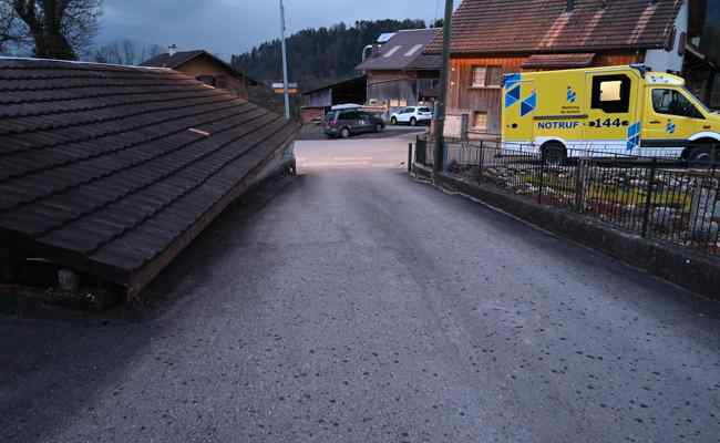 16-jähriger Mofafahrer nach Kollision mit Auto im Spital