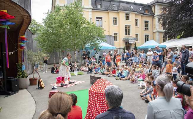 Fotobox, Trampolin und Zauberkünstler Kuli am «Bild»-Fest
