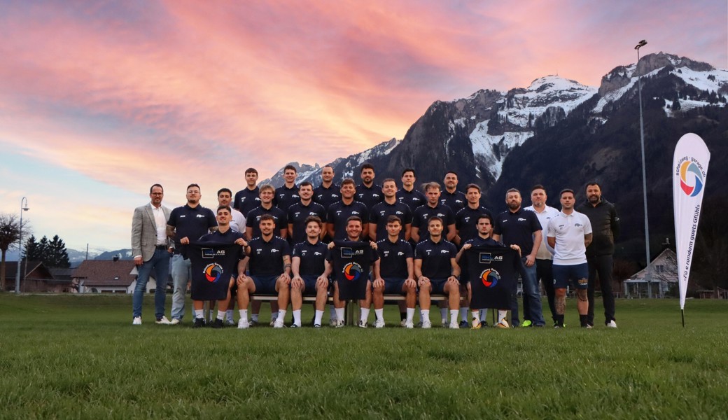 Neues Poloshirt für die 1. Mannschaft