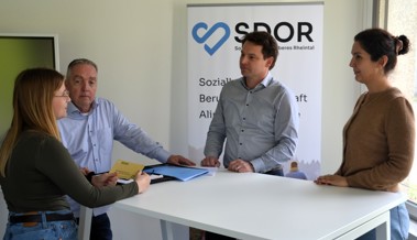 Schulden und Scham: Warum viele zu spät Hilfe suchen – zwei Beispiele, wie sie gelingt