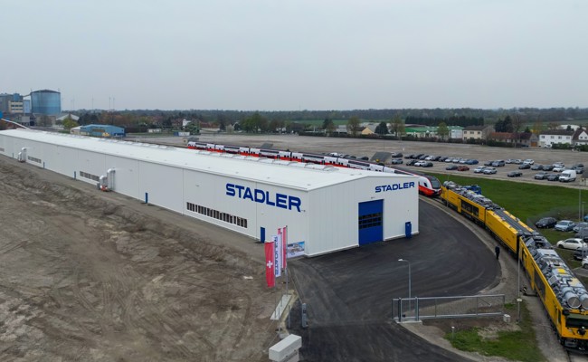 Schlüsselprojekt für die Zukunft der Bahnindustrie: Stadler eröffnet neue Werkhalle in Niederösterreich