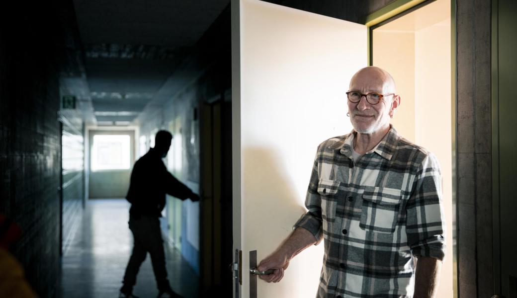 «Ich habe kein Problem damit, hier zu sein», sagt der 64-Jährige Roberto Kasper. Der frühere Schafhirt ist sich ans Alleinsein gewöhnt. Das geht nicht allen Insassen so.