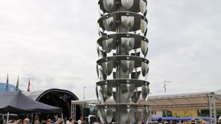 Das neue Wasserspiel „Chromosom 100“ des Künstlers Kuspi 023. Das neue Wasserspiel „Chromosom 100“ des Künstlers Kuspi 023.