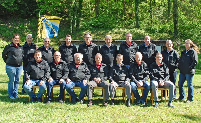 Ein sportlicher 100-Jähriger feiert über zwei Wochenenden Jubiläum