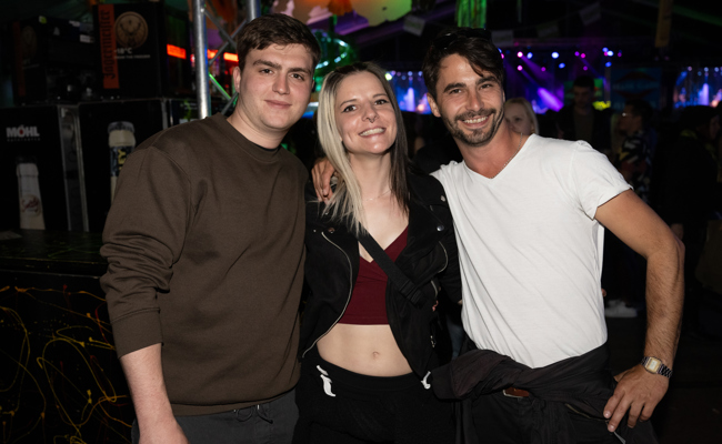 DJ Beatstyle, Raymon! und gute Freunde - die letzte Rhema-Party des Jahres in Bildern