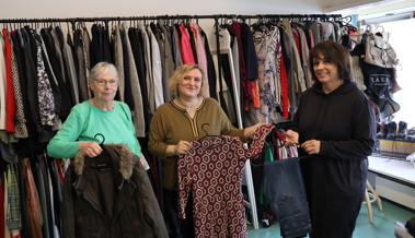 Wie ein neuer Secondhandshop Menschen in Not und der Umwelt zugleich hilft