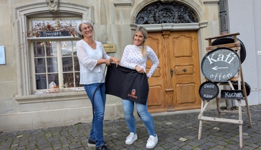 Schürze wechselt die Trägerin: Bianca Broger übernimmt das Reburg-Kafi von Beatrix Müggler