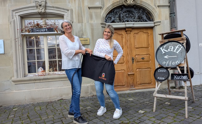 Schürze wechselt die Trägerin: Bianca Broger übernimmt das Reburg-Kafi von Beatrix Müggler