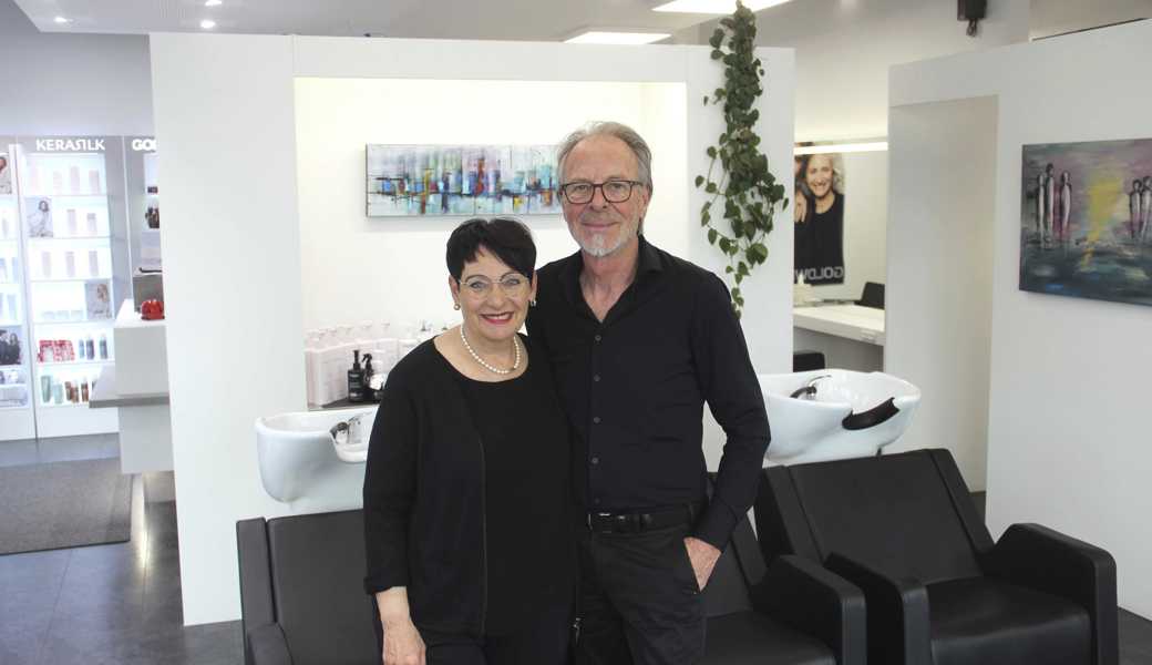 Bald heisst es Abschied vom eigenen Salon Säntis nehmen: Renate und Hansjörg Schawalder haben fast vier Jahrzehnte ihr eigenes Geschäft in Balgach geführt. Bald heisst es Abschied vom eigenen Salon Säntis nehmen: Renate und Hansjörg Schawalder haben fast vier Jahrzehnte ihr eigenes Geschäft in Balgach geführt.