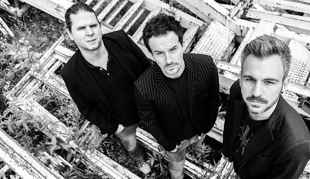 Das Jazz-Trio Initialzündung bilden (von links) Pirmin Schädler, Dominik Eberle und Christian Zünd, der alle Stücke komponiert hat.