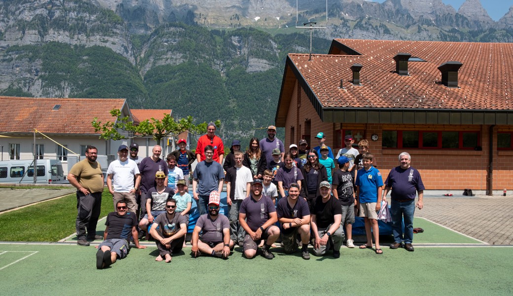 Die versammelten Pontoniere aus Buchs und Oberriet vor der Mehrzweckanlage Unterterzen. Bild: Johannes Reich Die versammelten Pontoniere aus Buchs und Oberriet vor der Mehrzweckanlage Unterterzen. Bild: Johannes Reich