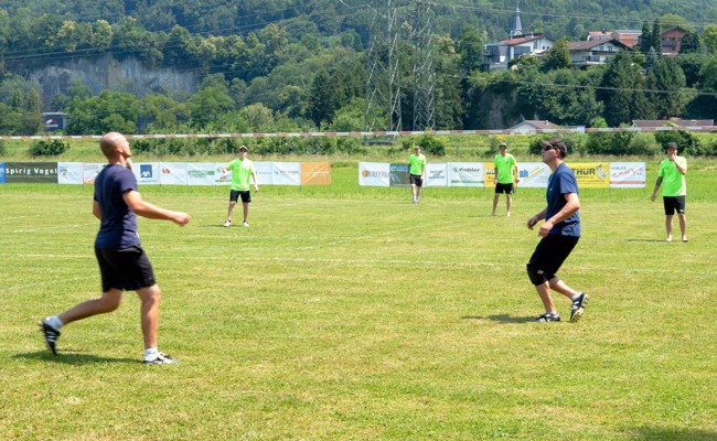 Plauschturnier von FB Montlingen zieht Jung und Alt in den Bann