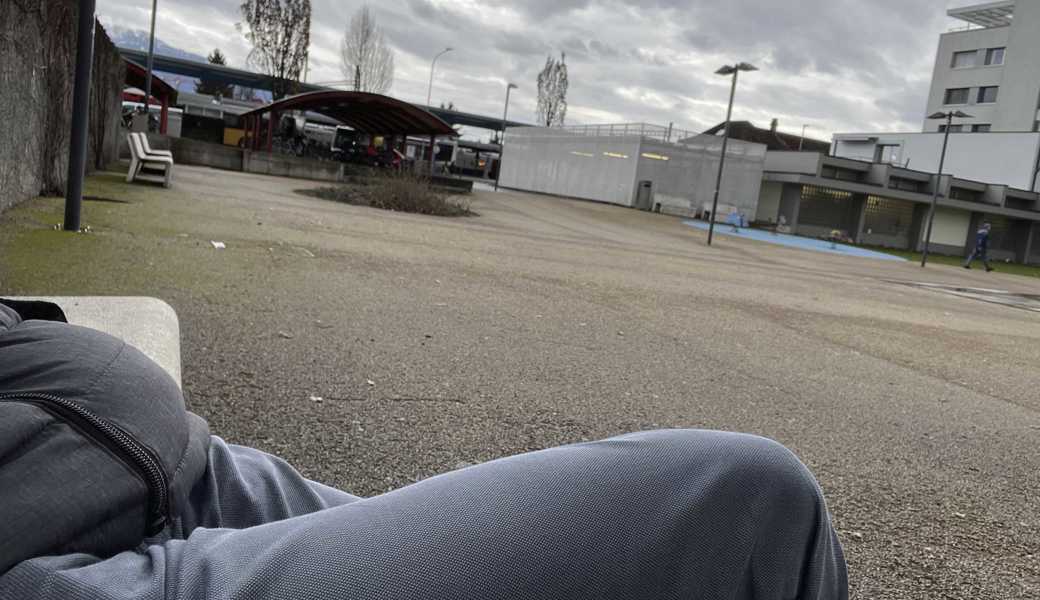 Der Angeklagte meinte vor Gericht: «Wir Drogenkonsumenten waren Idioten. Wir hingen im Pärkli am Bahnhof herum, waren am Ende, und irgendwelche Grossdealer rieben sich daheim die Hände.» 