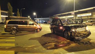 Stehendem Auto ins Heck geprallt