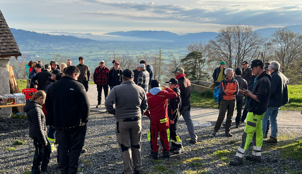 Treffpunkt bei der Alphütte Kienberg