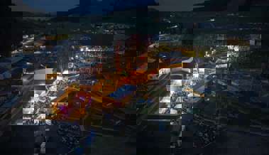 Drohnenshow am Kronberg erzählt mit 150 Drohnen die Reise eines Regentropfens